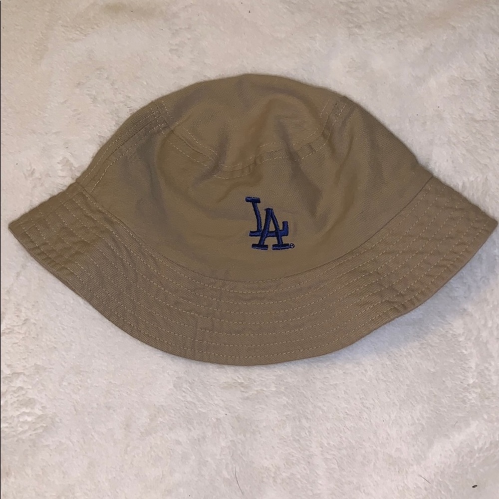 LA bucket Hat